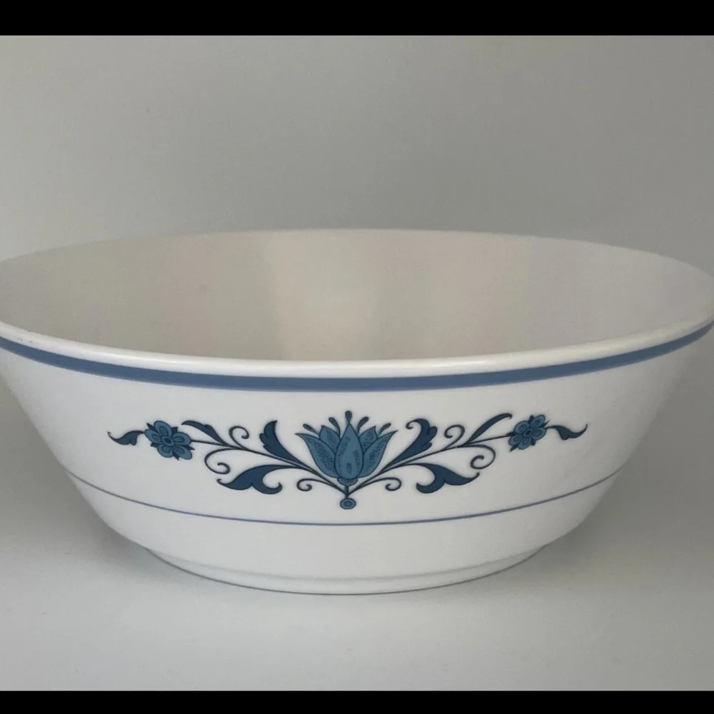 NORITAKE BLUE HAVEN VINTAGE SERVING BOWL 8.5 “ progression china